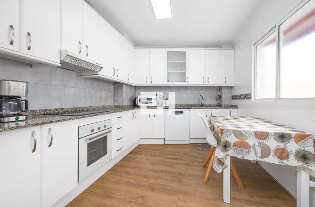 Resale - Apartment - Torrevieja - Centro