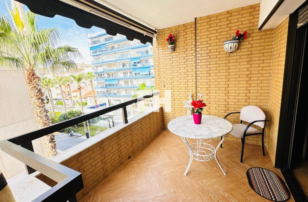 Resale - Apartment - Torrevieja - Centro
