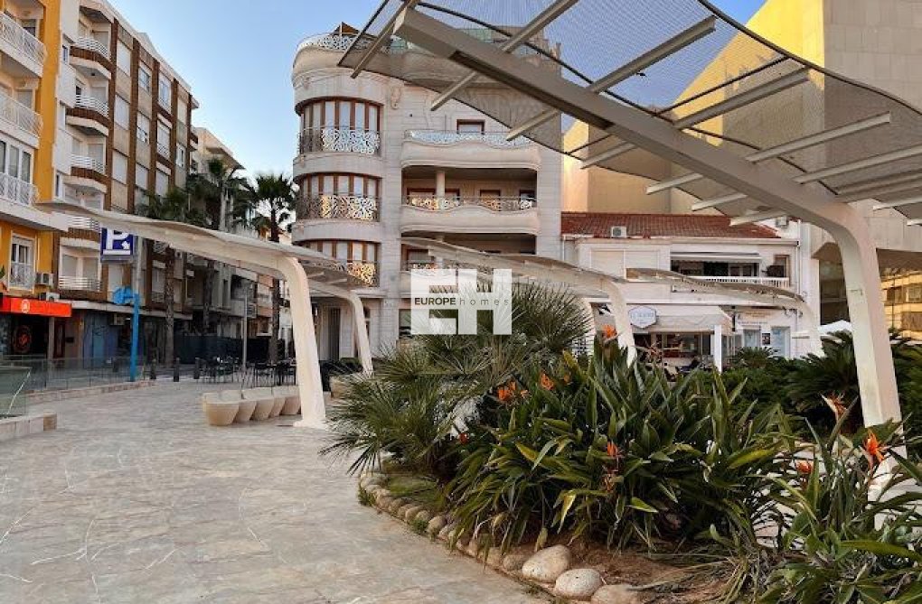 Resale - Apartment - Torrevieja - Centro
