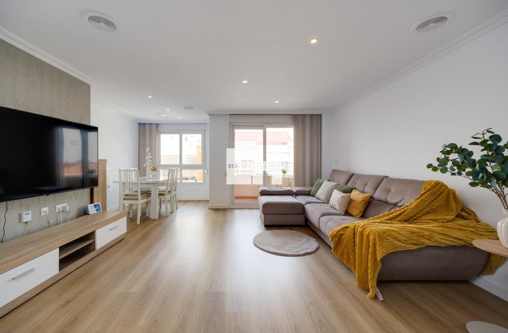 Resale - Apartment - Torrevieja - Centro