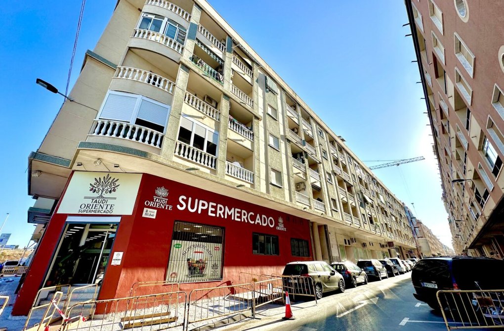 Resale - Apartment - Torrevieja - Centro