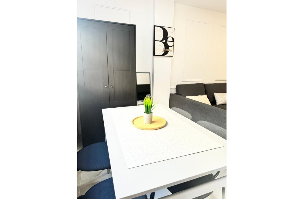 Resale - Apartment - Torrevieja - Centro