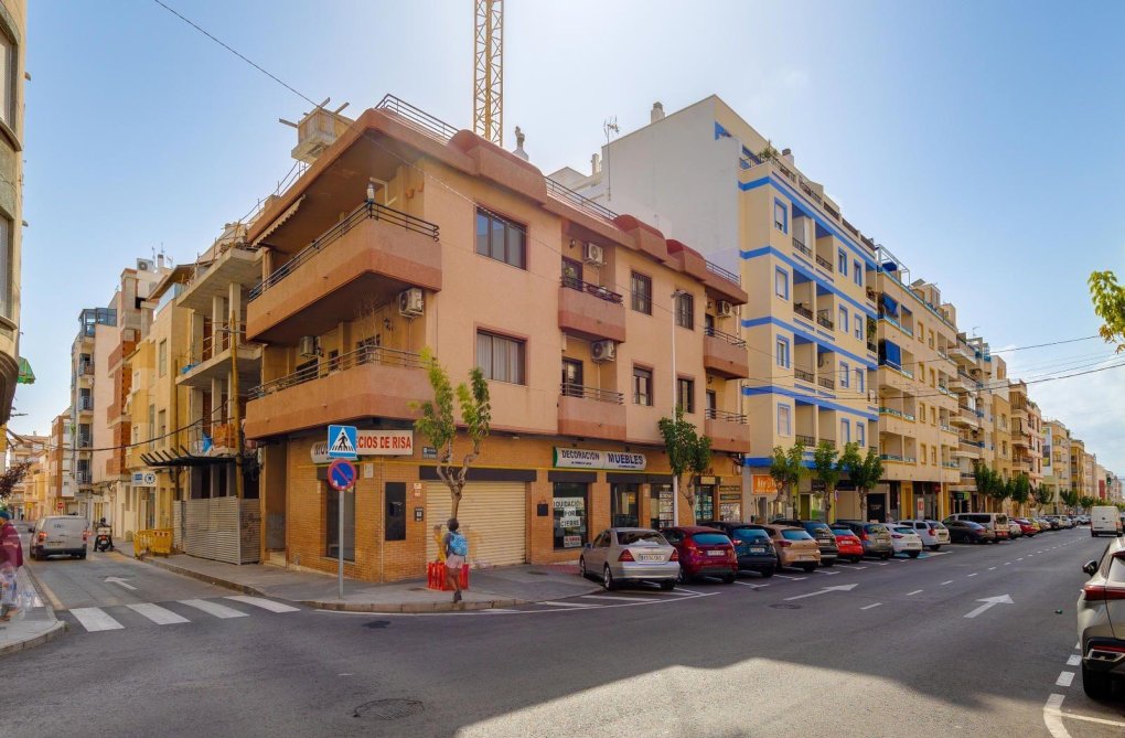 Resale - Apartment - Torrevieja - Centro