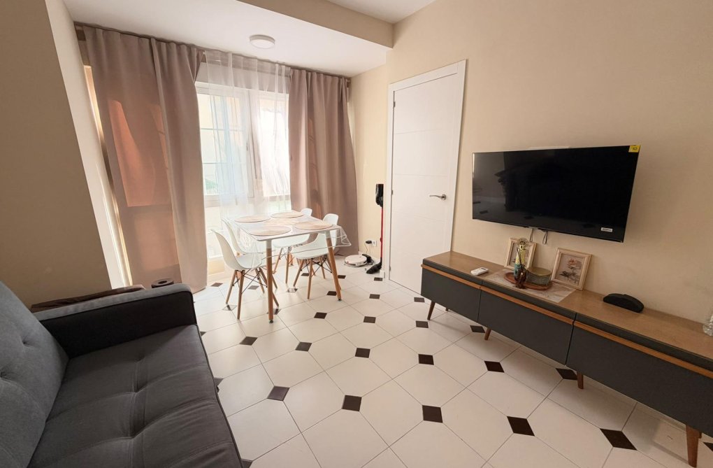 Resale - Apartment - Torrevieja - Centro