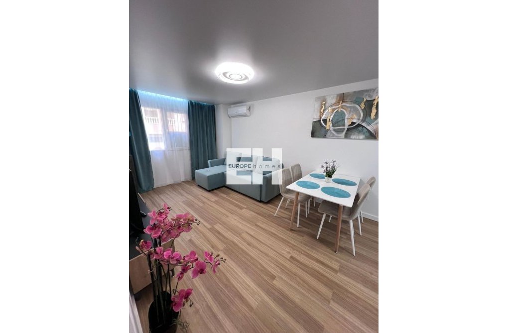 Resale - Apartment - Torrevieja - Estacion De Autobuses