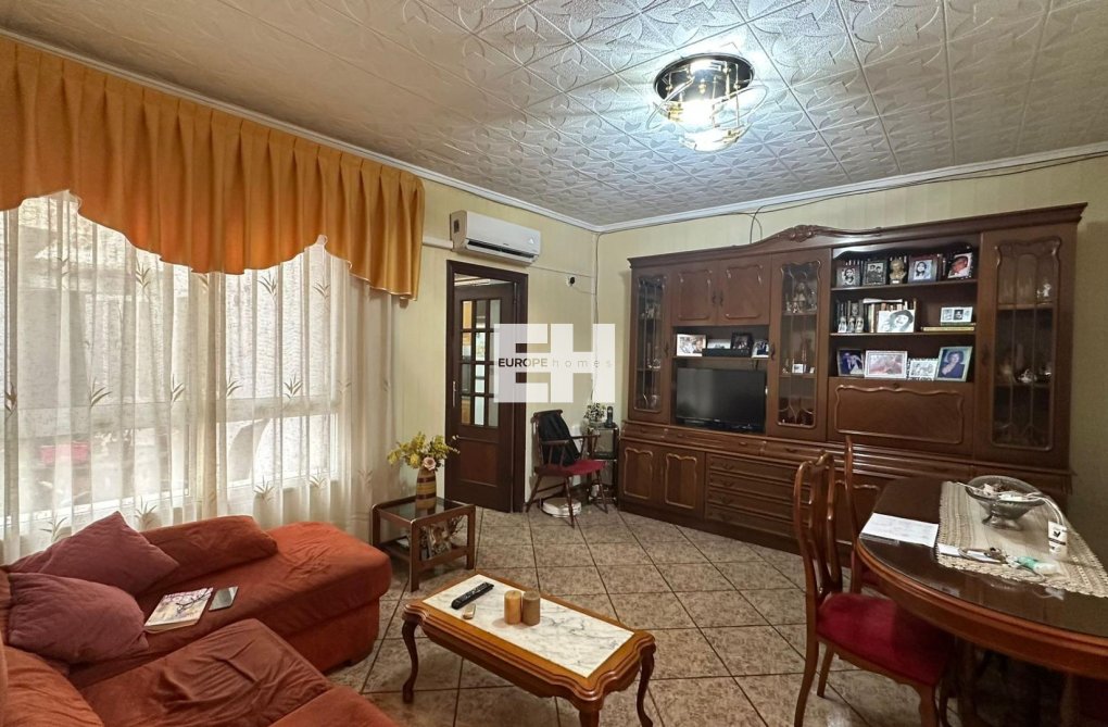 Resale - Apartment - Torrevieja - Estacion De Autobuses