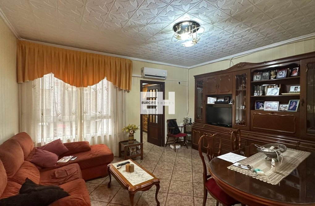 Resale - Apartment - Torrevieja - Estacion De Autobuses