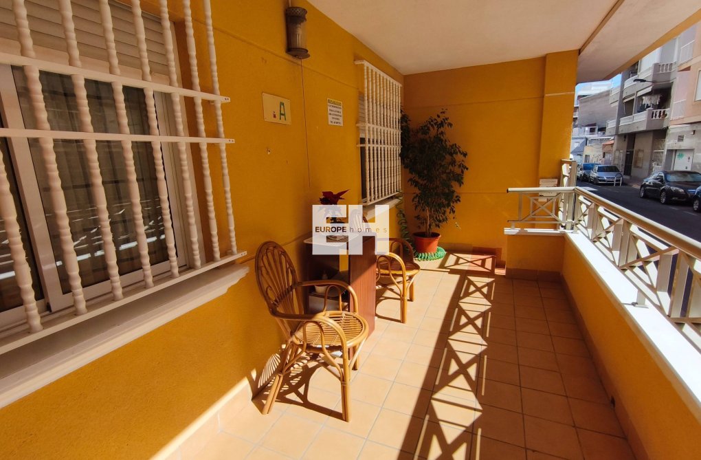 Resale - Apartment - Torrevieja - Estacion De Autobuses