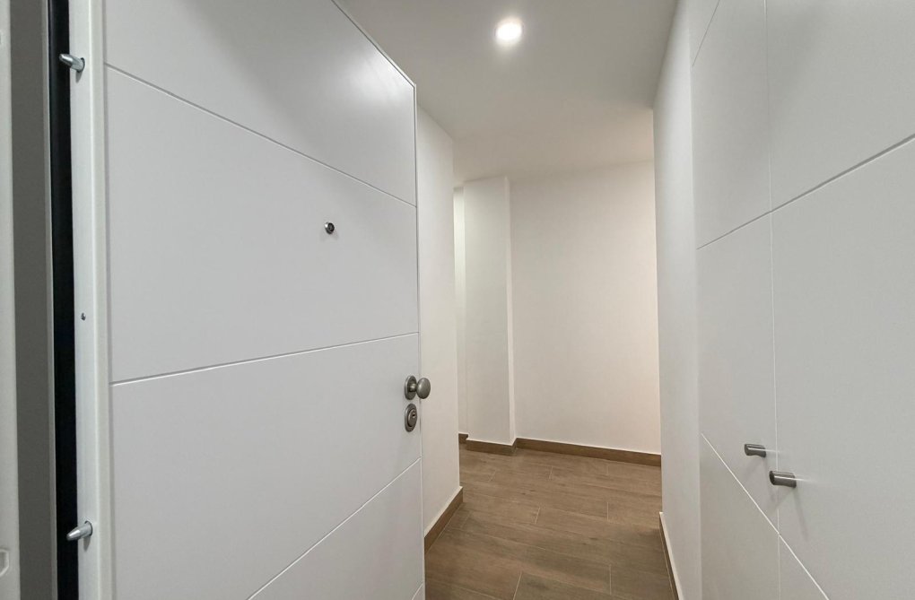 Resale - Apartment - Torrevieja - Estacion De Autobuses
