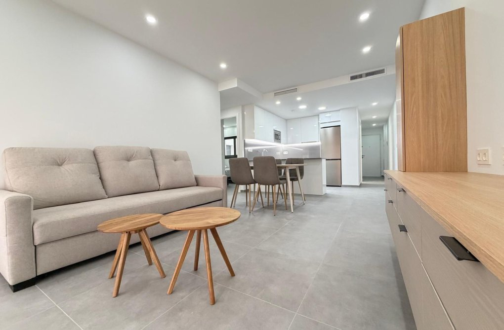 Resale - Apartment - Torrevieja - Estacion De Autobuses