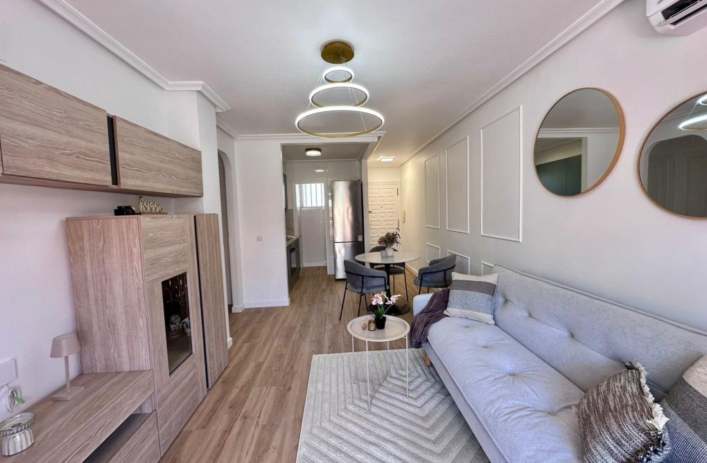 Resale - Apartment - Torrevieja - Habaneras