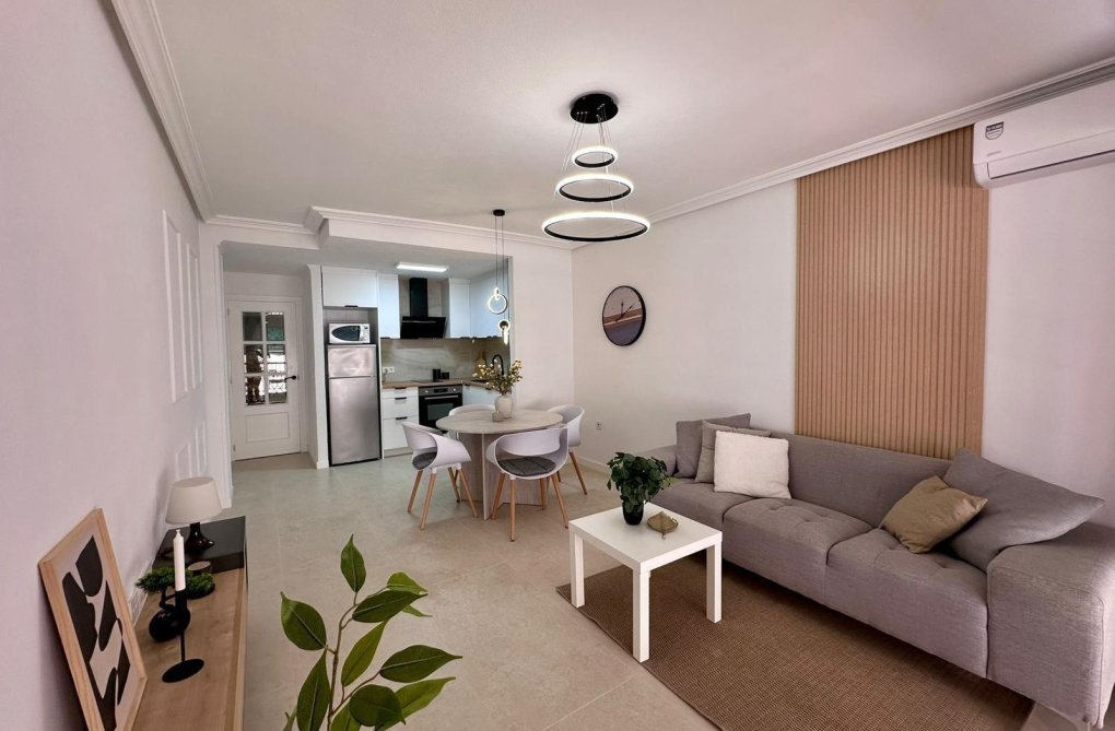 Resale - Apartment - Torrevieja - Habaneras