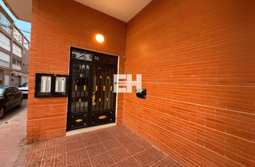 Resale - Apartment - Torrevieja - La Mata Pueblo