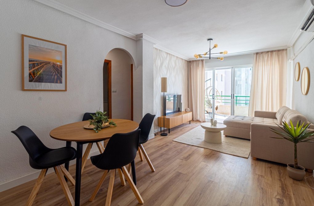 Resale - Apartment - Torrevieja - La Mata Pueblo