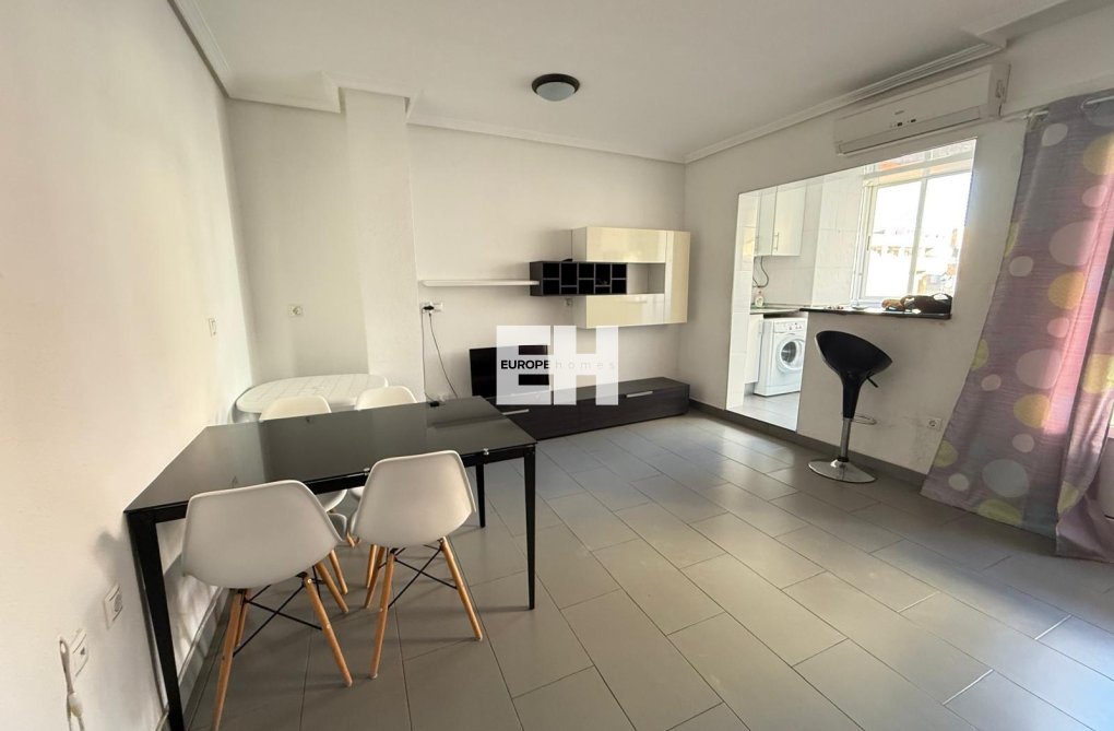 Resale - Apartment - Torrevieja - Las Piscinas Naturales