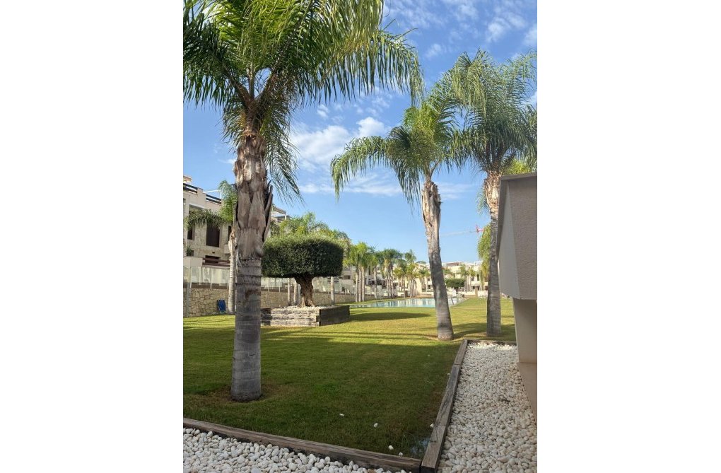 Resale - Apartment - Torrevieja - Los Balcones 