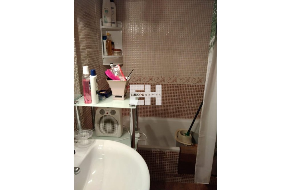 Resale - Apartment - Torrevieja - Parque Acuático - Sector 25