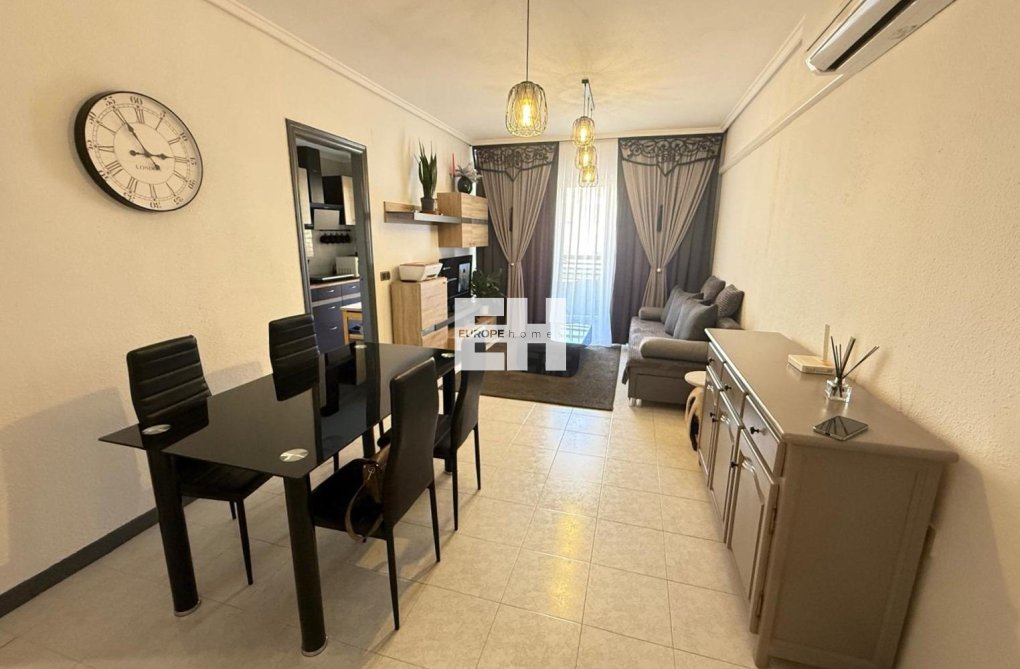 Resale - Apartment - Torrevieja - Parque De Las Naciones