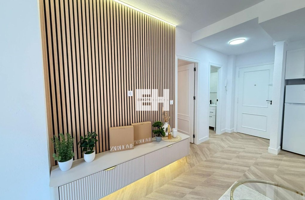 Resale - Apartment - Torrevieja - Parque De Las Naciones