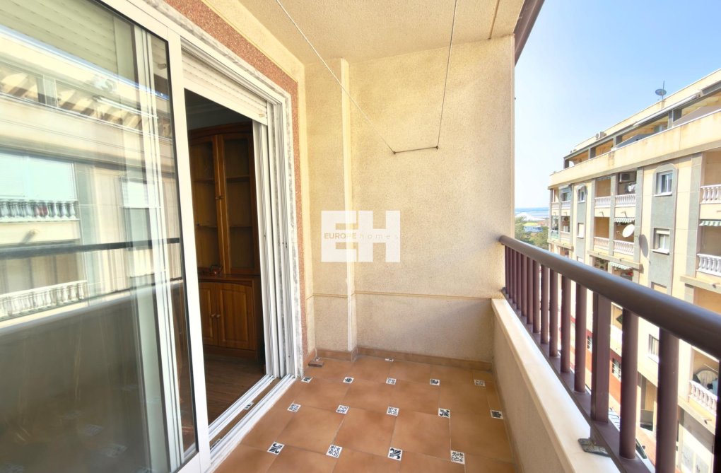 Resale - Apartment - Torrevieja - Parque De Las Naciones
