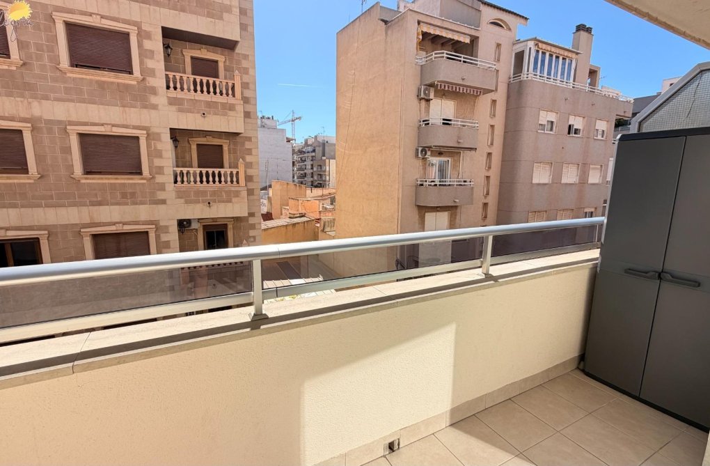 Resale - Apartment - Torrevieja - Parque De Las Naciones