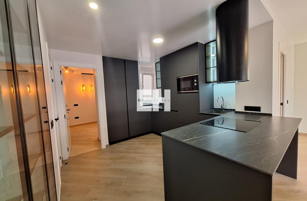 Resale - Apartment - Torrevieja - Playa de los Locos