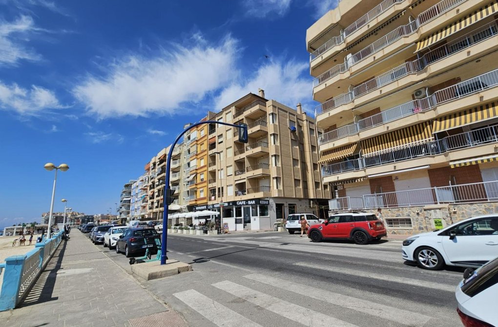 Resale - Apartment - Torrevieja - Playa de los Locos