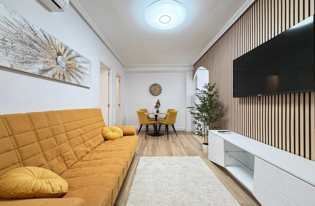 Resale - Apartment - Torrevieja - Playa de los Locos