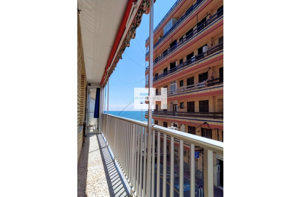 Resale - Apartment - Torrevieja - Playa de los Naúfragos