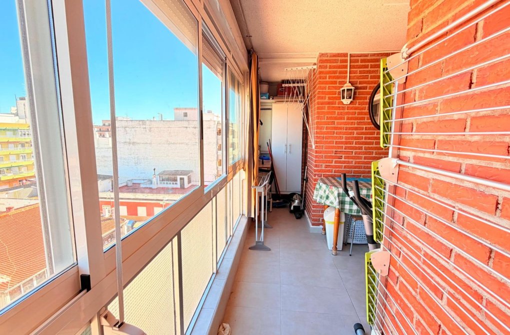 Resale - Apartment - Torrevieja - Playa de los Naúfragos