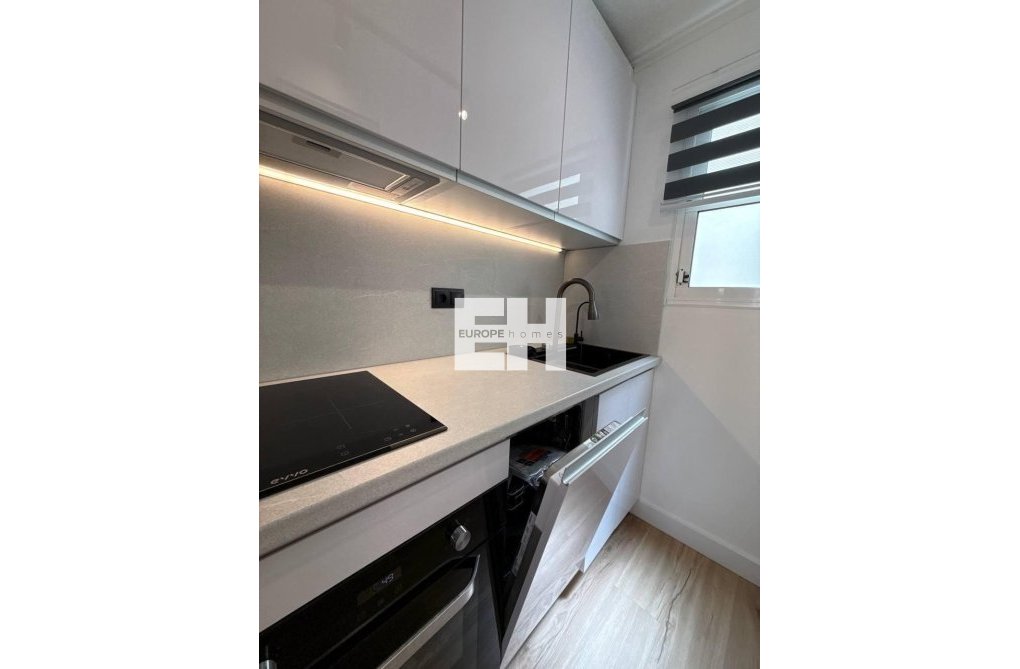Resale - Apartment - Torrevieja - Playa del Cura