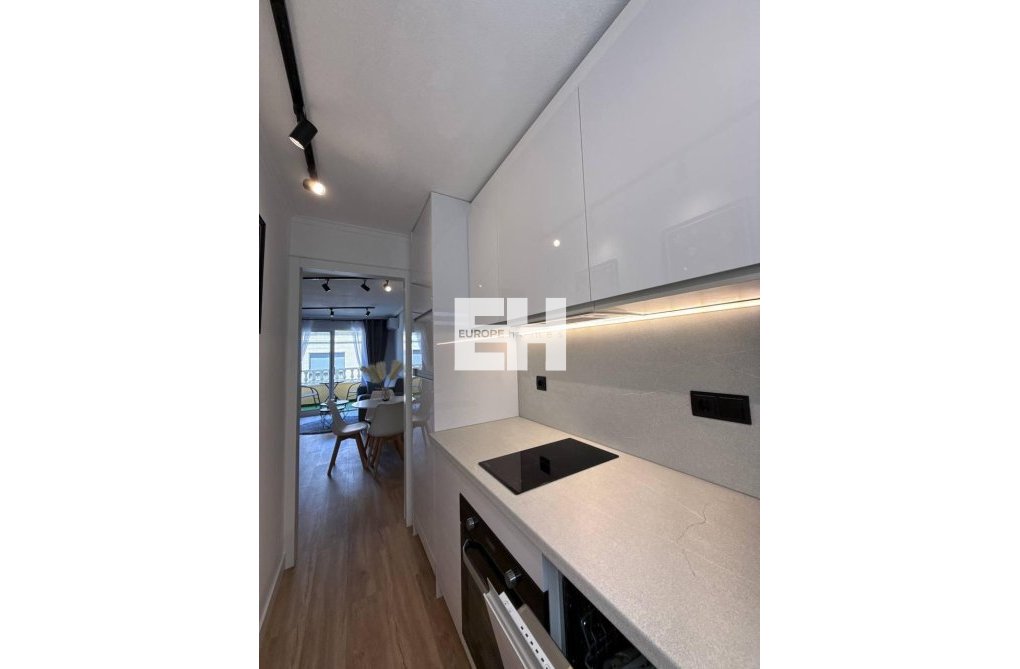 Resale - Apartment - Torrevieja - Playa del Cura
