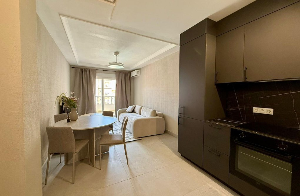 Resale - Apartment - Torrevieja - Playa del Cura