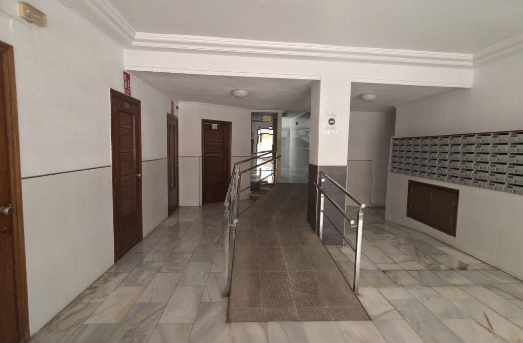 Resale - Apartment - Torrevieja - Playa del Cura