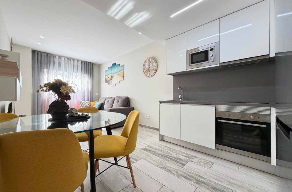 Resale - Apartment - Torrevieja - Playa del Cura