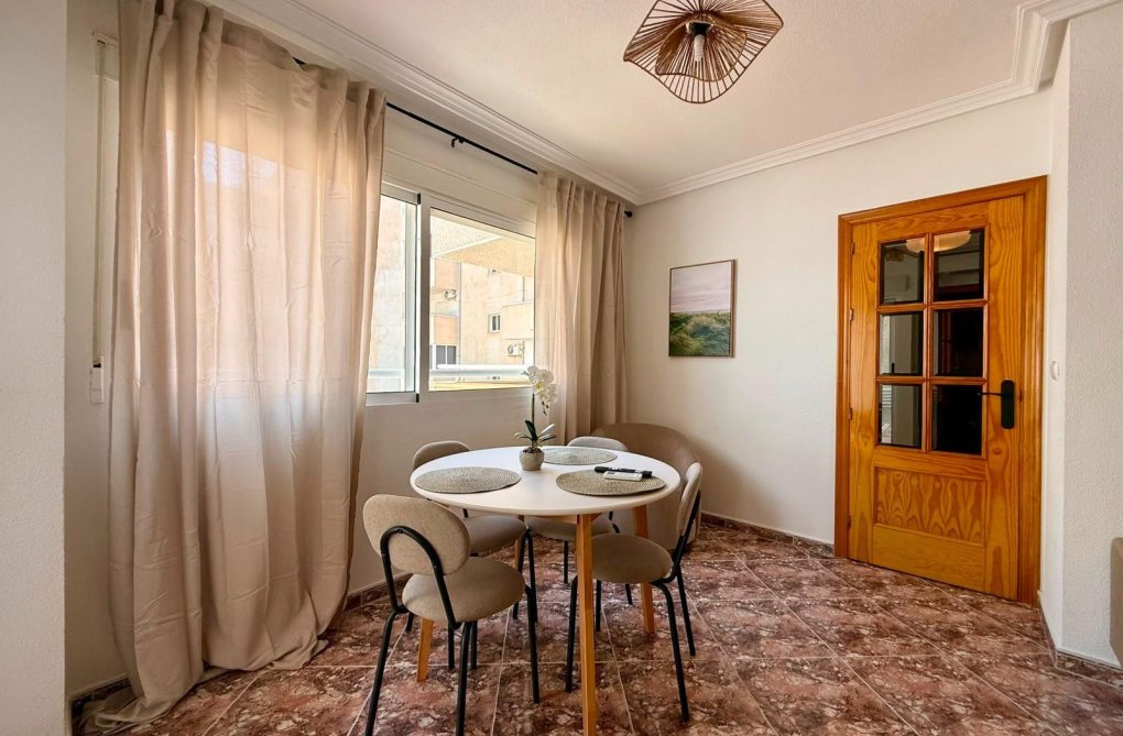 Resale - Apartment - Torrevieja - Playa del Cura