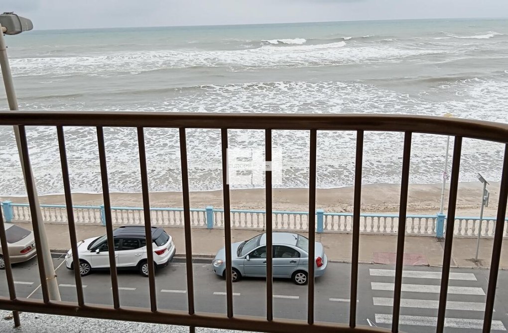 Resale - Apartment - Torrevieja - PLAYA LOS LOCOS