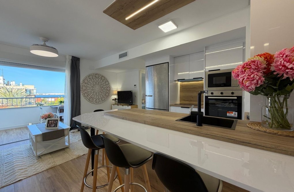 Resale - Apartment - Torrevieja - Punta Prima