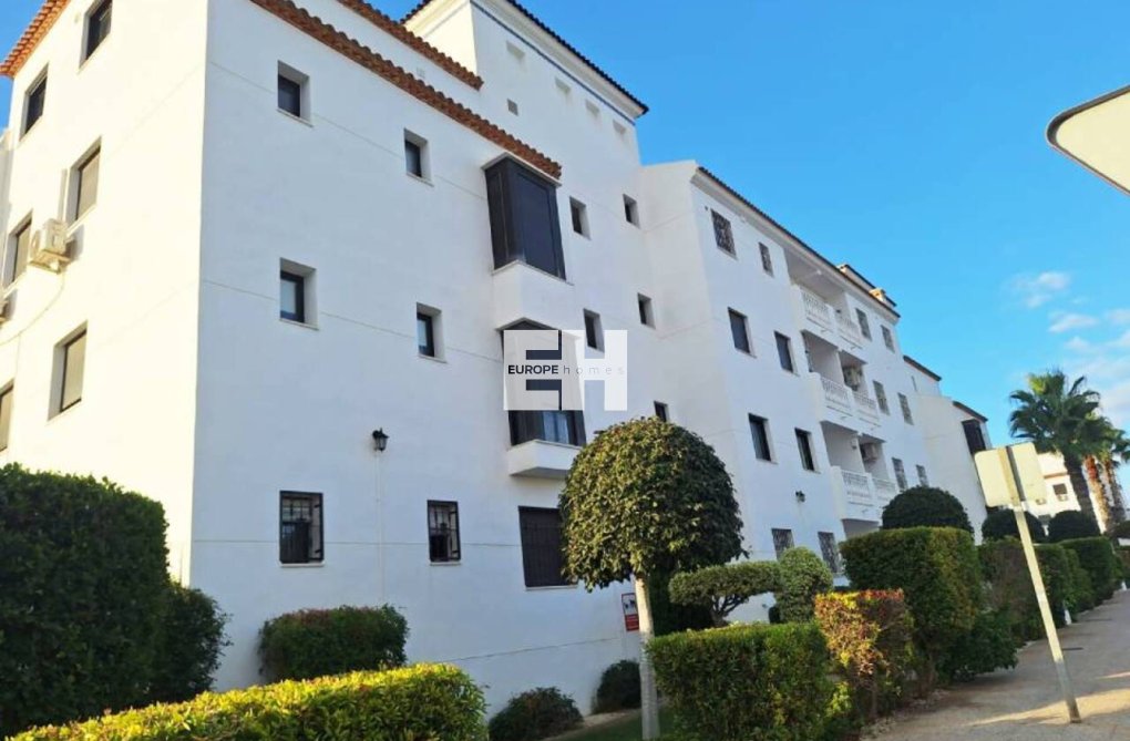 Resale - Apartment - Villamartin - Costa Blanca