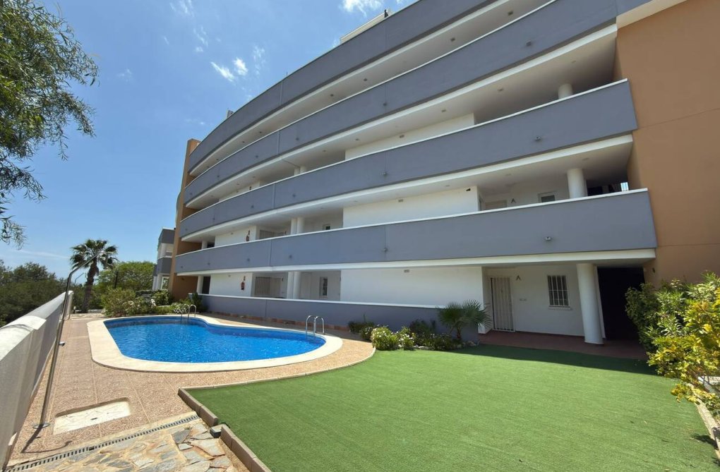 Resale - Apartment - Villamartin - Costa Blanca