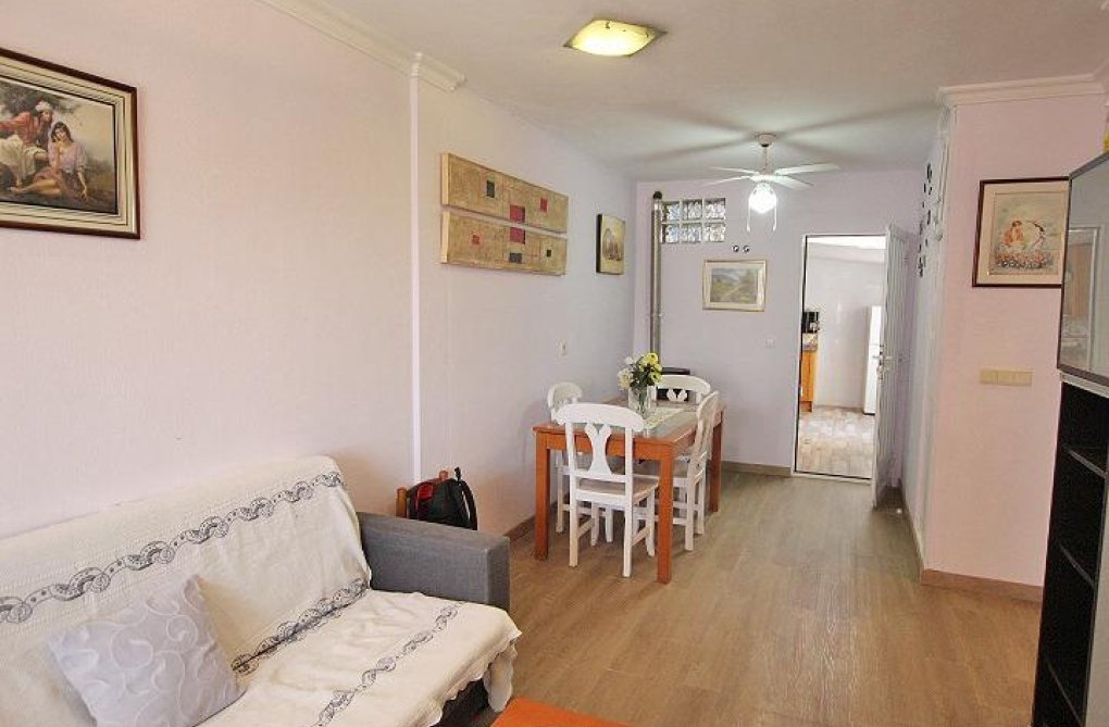 Resale - Bungalow - Guardamar del Segura - 03140