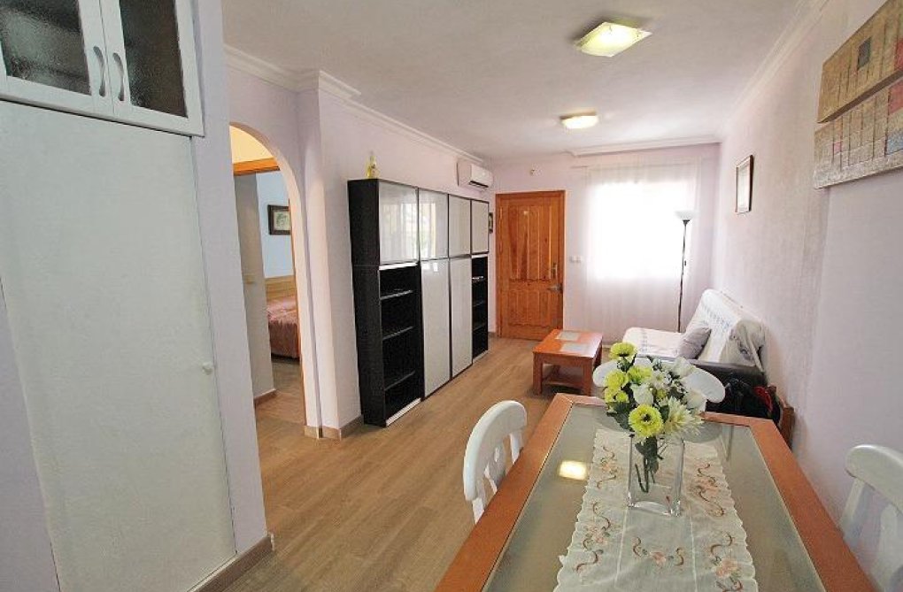 Resale - Bungalow - Guardamar del Segura - 03140