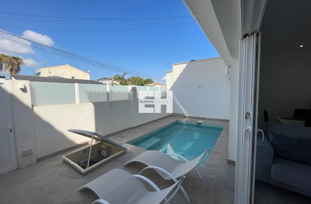 Resale - Bungalow - Orihuela Costa - La Regia