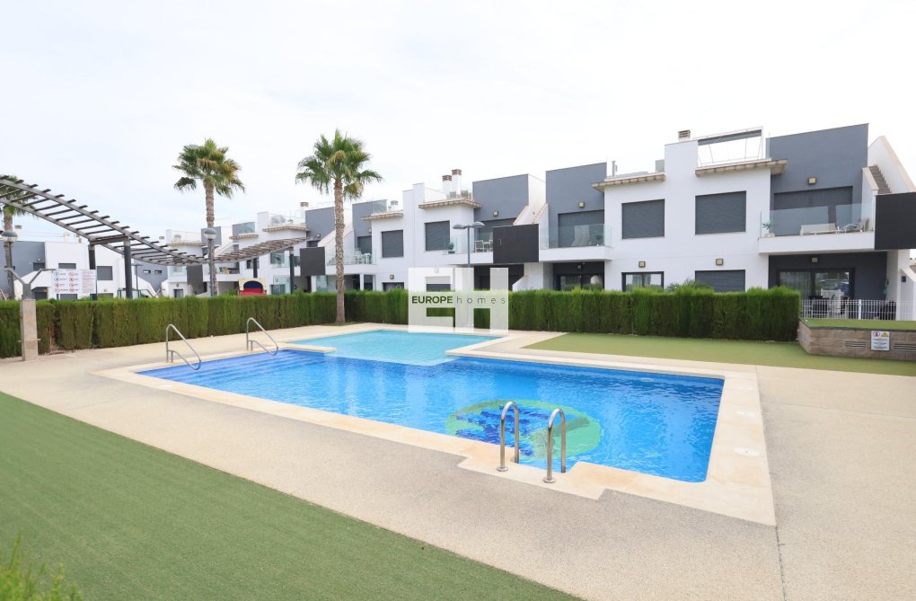 Resale - Bungalow - Pilar de la Horadada - Costa Blanca