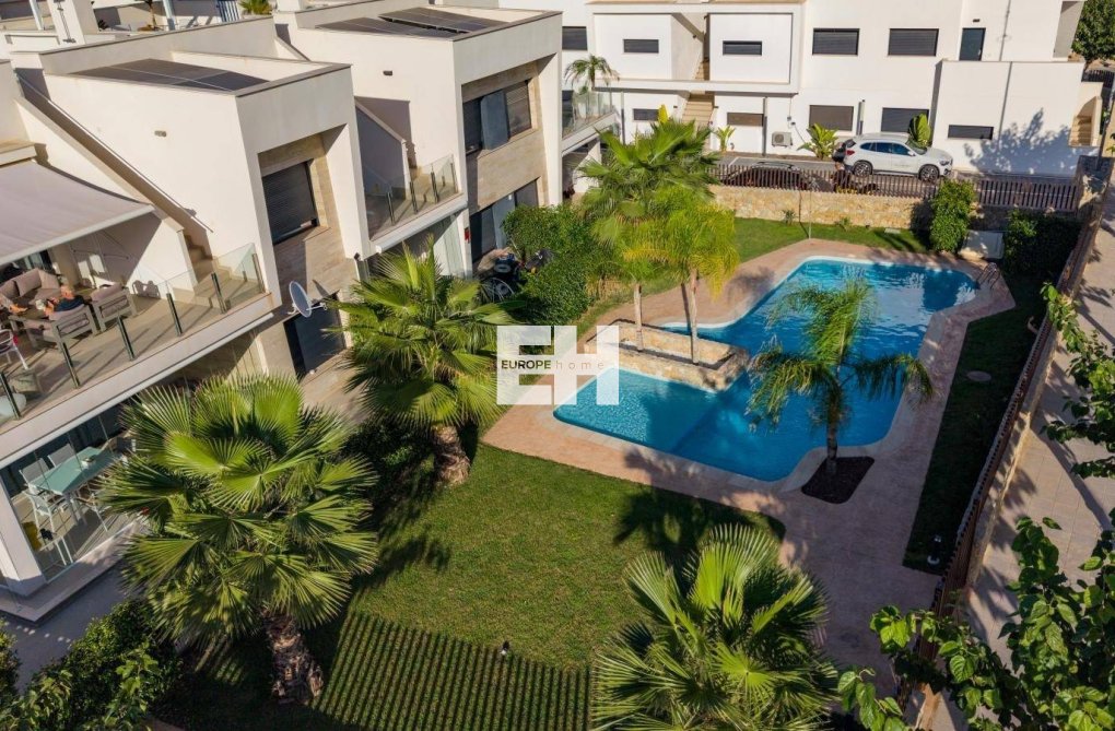 Resale - Bungalow - Pilar de la Horadada - La Torre De La Horadada