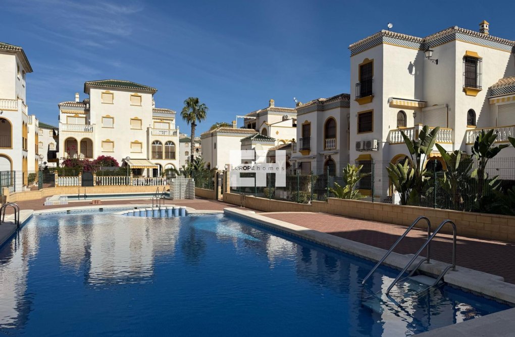 Resale - Bungalow - Torrevieja - Cañada Del Molino