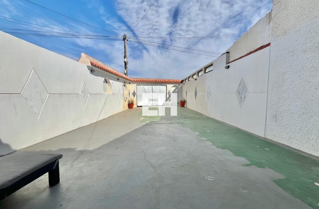 Resale - Bungalow - Torrevieja - La Siesta - El Salado - Torreta