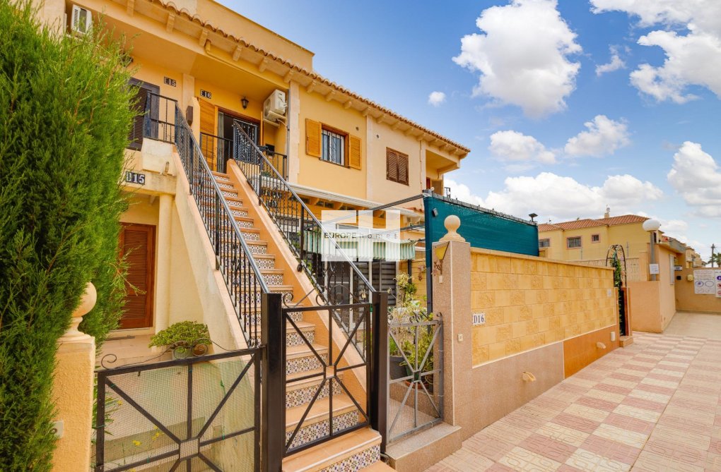 Resale - Bungalow - Torrevieja - La Siesta - El Salado - Torreta