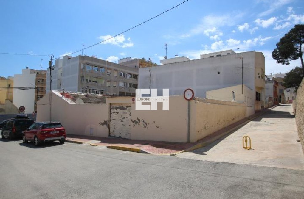 Resale - town house - Guardamar del Segura - Centro