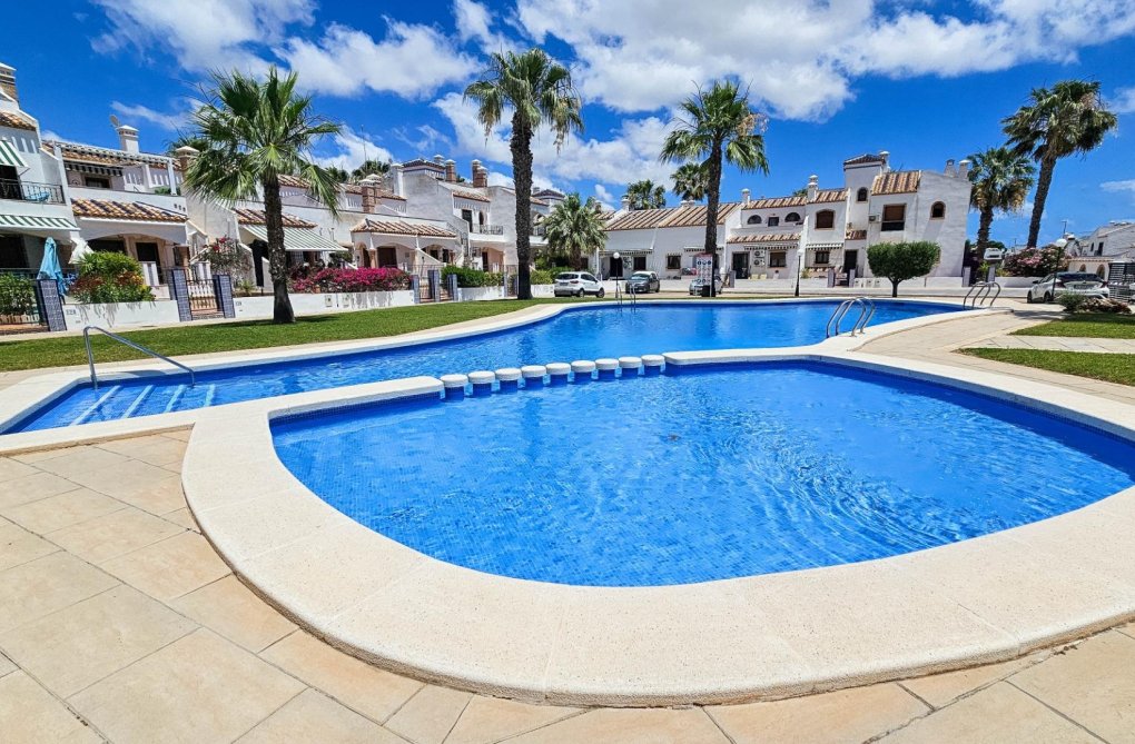 Resale - town house - Orihuela Costa - PAU 8